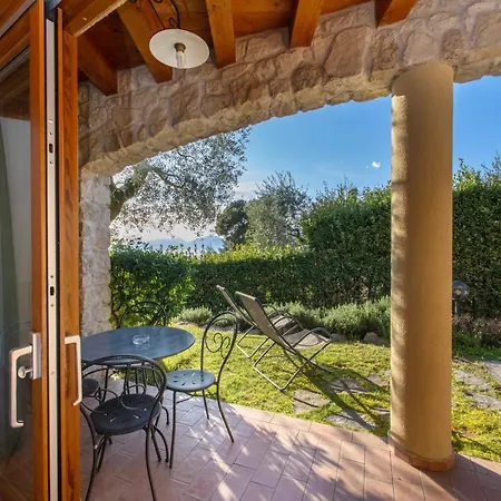 Residence Ca Del Lago Torri Del Benaco Exterior photo