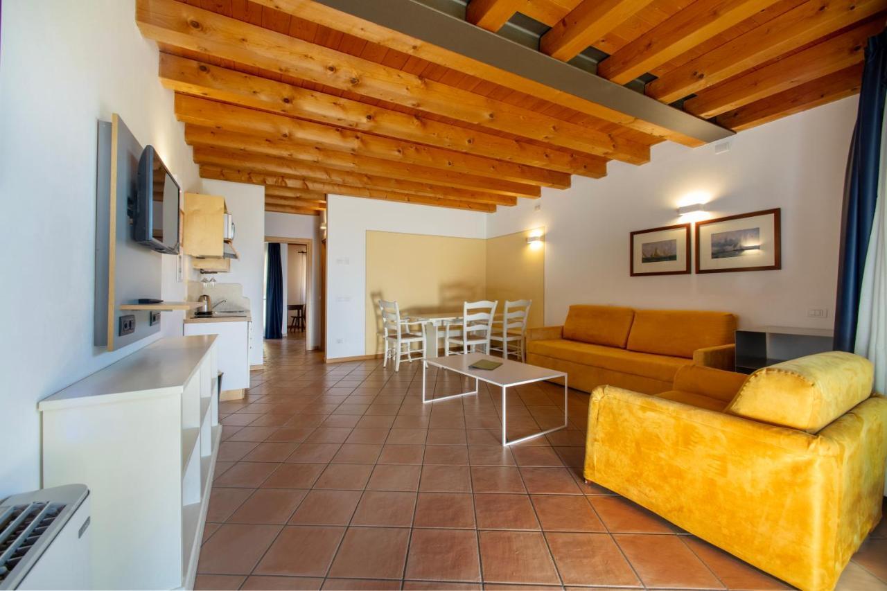 Apartahotel Ca Del Torri Del Benaco